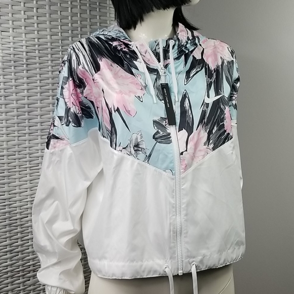 Nike Floral Cropped Windrunner Jacket AR5151 100 - Picture 5 of 14